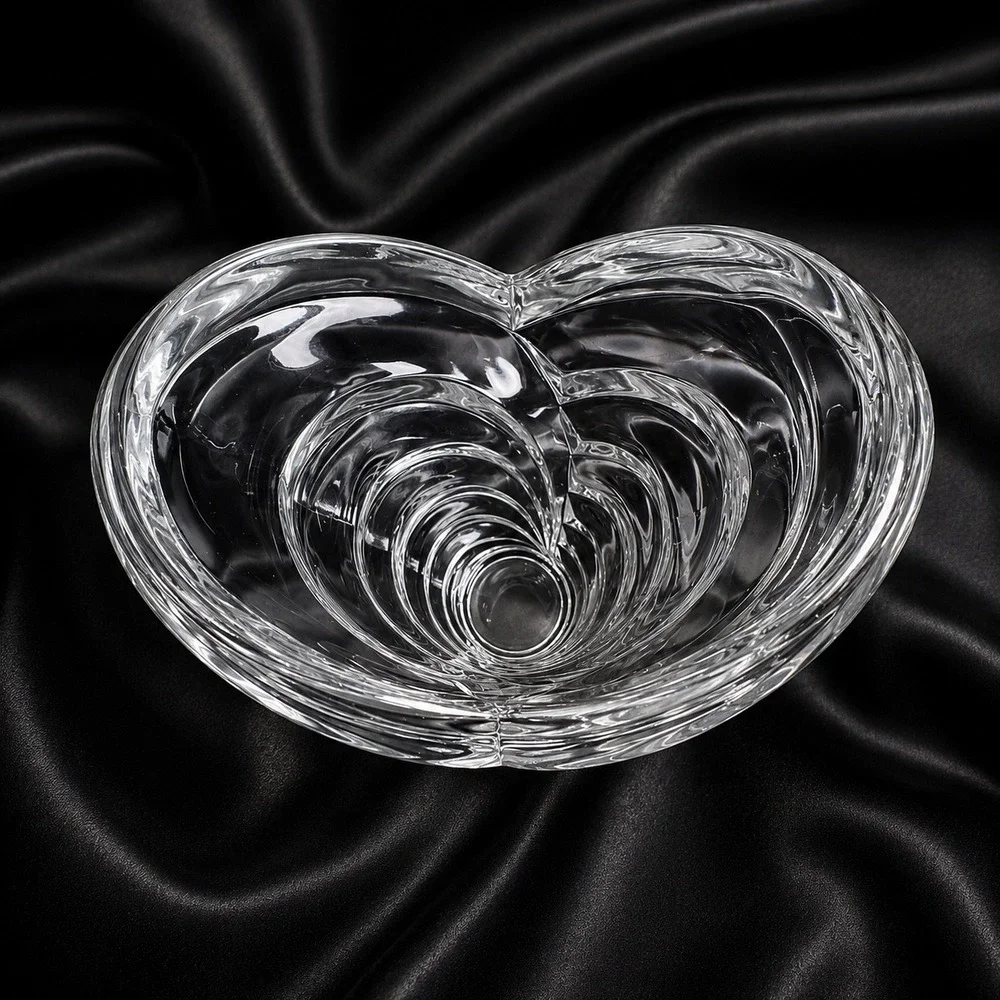 Mikasa Wyndham Art Deco Crystal Vase 9 Inch Clear Heart Shaped Rim Swirl Pattern